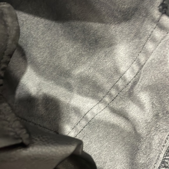 H&M faux leather pants - Picture 3 of 3